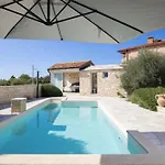 Mason Mit Beheiztem Pool Und Mini-wellness By Interhome