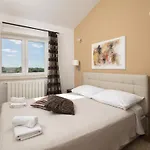 Mason Mit Beheiztem Pool Und Mini-wellness By Interhome * Rovinjsko Selo
