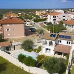 Mason Mit Beheiztem Pool Und Mini-wellness By Interhome Rovinjsko Selo