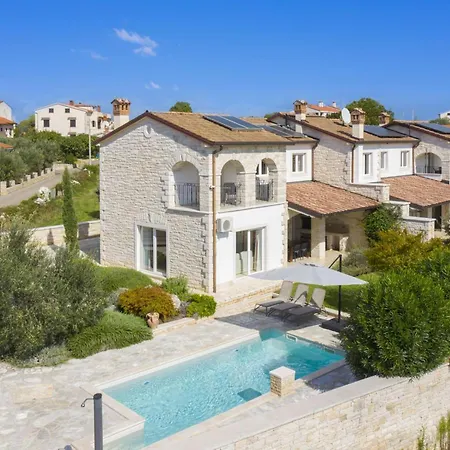 Mason Mit Beheiztem Pool Und Mini-wellness By Interhome Vakantiehuis