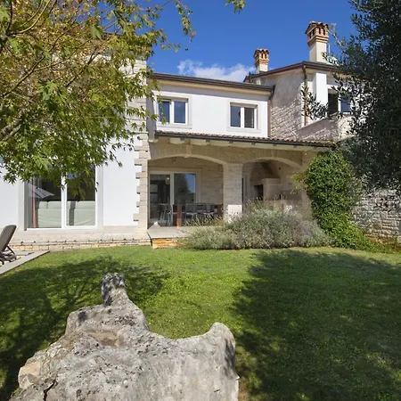 Mason Mit Beheiztem Pool Und Mini-wellness By Interhome Vakantiehuis Rovinjsko Selo