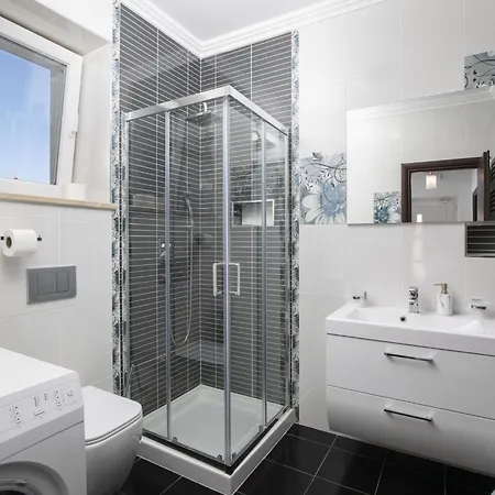 Mason Mit Beheiztem Pool Und Mini-wellness By Interhome Rovinjsko Selo