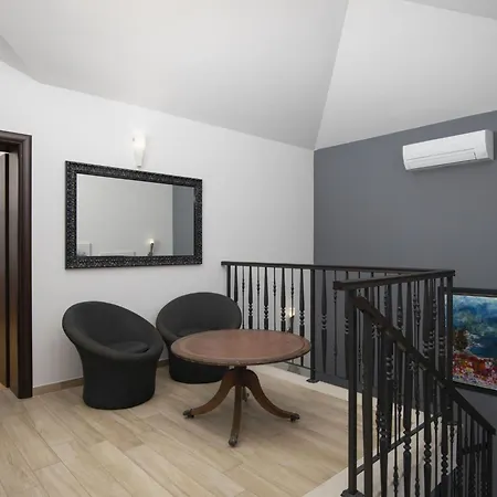 Mason Mit Beheiztem Pool Und Mini-wellness By Interhome
