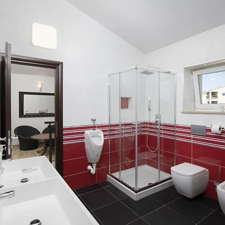 Mason Mit Beheiztem Pool Und Mini-wellness By Interhome Vakantiehuis Rovinjsko Selo